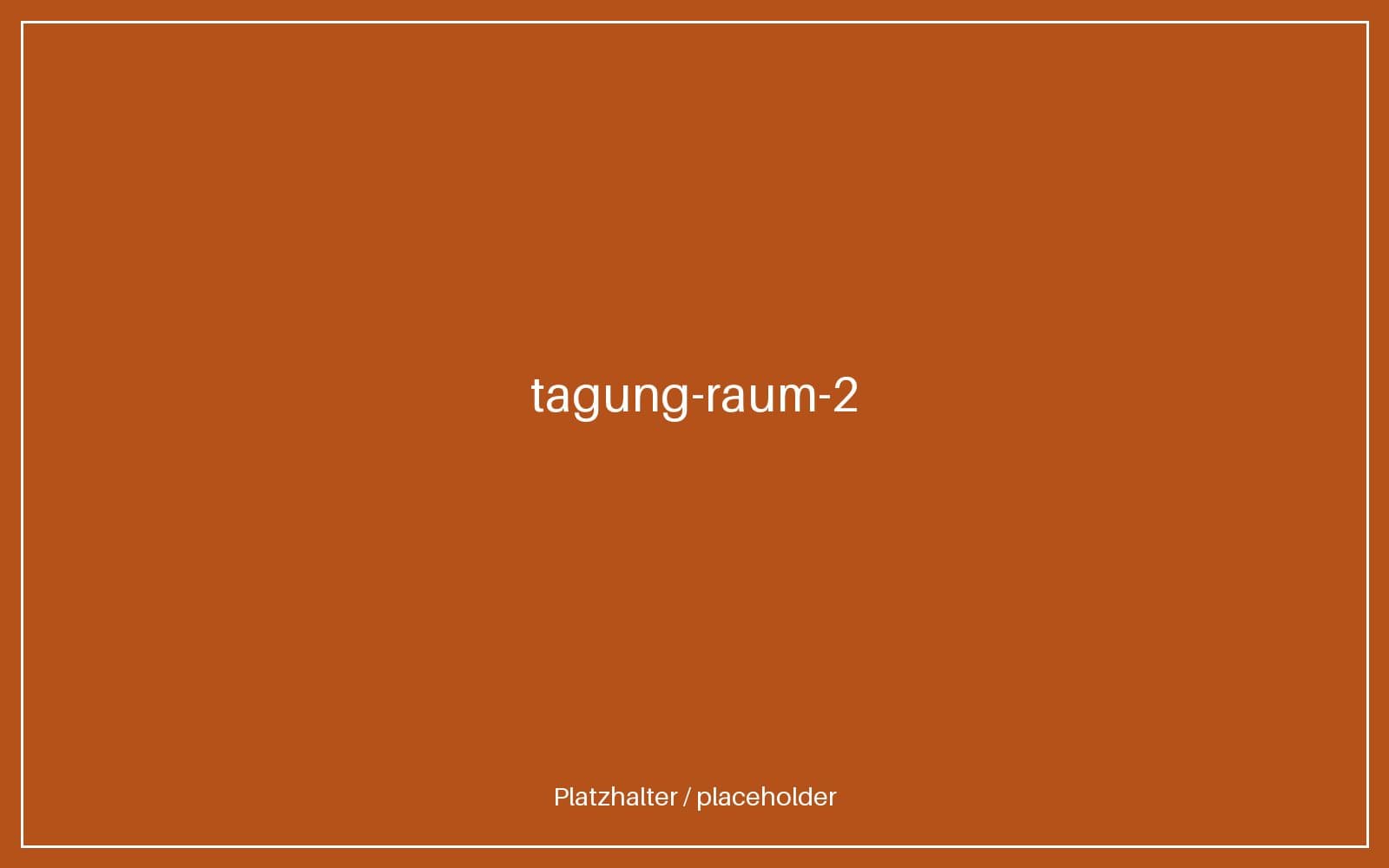 Tagungsraum mit Beamer, Leinwand und individueller Bestuhlung